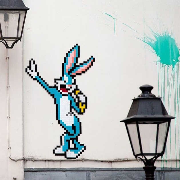 @invaderwashere - Bugs Bunny eating a banana, Le Marais, Paris.