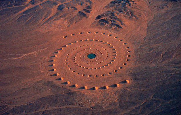 Danae Stratou - Desert Breath - Land Art