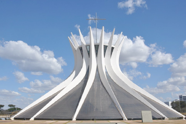La cathédrale de Brasilia à valu à l'architecte Oscar Niemeyer le prix Pritzker en 1988